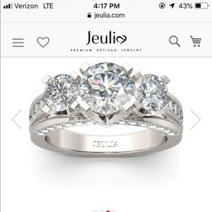 Jeulia 3 Stone Engagement Ring